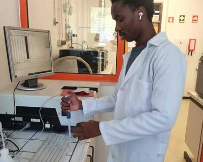 Estudo na Universidade do Minho alerta para os riscos das aguardentes artesanais